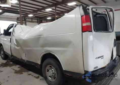 2012 Chevrolet Express 2500 Work Van z USA, uszkodzony, nr VIN 1GCWGGCG4C1121961